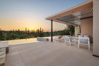 Villa Melia with scenic pool by PosarelliVillas - B&B Koprána