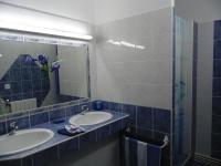 Chambre Quadruple avec Salle de Bains Privative