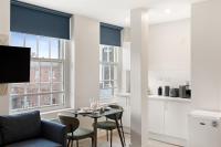 BRIGHT DOCKSIDE HARBOUR & SHIP VIEW POTSMOUTH STUDIO- WALKING DISTANCE TO GUNWARF - FREE WiFi - FLAT SCREEN SMART TV - PERFECT FOR COUPLES AND CONTRACTORS - B&B Portsmouth