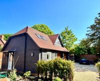 Goring River Retreat with Gym and Wellness Area - B&B