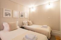 Stylish & Sunny 2BR near Heroísmo by LovelyStay - Chambres d'hôtes Porto