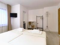Zweibettzimmer mit Balkon