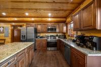 Cha Chas Castle 8BR Sleeps 30 w Pool Jacuzzi - B&B Sevierville