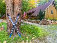 Claycomb Chalets - Bed and Breakfast Champion