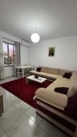 Cozy Corner Flat - Bed and Breakfast Tirana