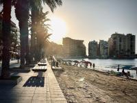 Sunset Beach Apartment - Playa del Cura, 10 meters to Beach, Sea View, Centrally Located, Los Locos - B&B Torrevieja
