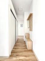 Stefea Apartment - Spacious 68 m - 5 Min Walk to Center - Free Street Parking - B&B