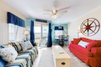 Third-floor courtyard condo with balcony, WiFi, pools, hot tub & putt-putt - B&B Atlantic Beach