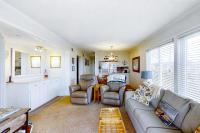 Oceanfront, 2nd-Floor Condo with Balcony, WiFi & Shared Pools/Hot Tub/Tennis - Chambres d'hôtes Atlantic Beach