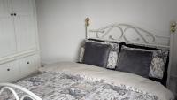 Harrogate Central Victorian through terrace 2brd - Bed and Breakfast Harrogate