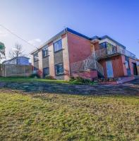 Mountain Views in a Quiet Neighbourhood also Close to CBD - B&B Lenah Valley