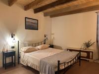 One-Bedroom Deluxe Apartment