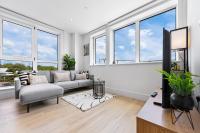 Elegant 2 Bedroom Apartment by Homestyles Hosts - Short Lets Serviced Accommodation Wimbledon - Free Parking - B&B New Milton