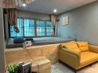 Studio Lit Queen-Size 