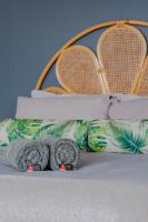 Hermanus Waterfront Boho Studio Apartment, Whale Coast Hideaway - Ferienwohnung Hermanus