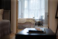 Stunning 1-bed Apartment in Lincoln City Centre by Renzo, Victorian Features, Free Parking! - Chambres d'hôtes Lincoln