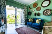 Coral Tree Cottage at Villa Roc Guesthouse, Salt Rock Ballito, Pet Friendly - Chambres d'hôtes Sheffield Beach