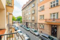 Kraszewskiego Apt - Balcony, Park & River nearby - by Rentujemy - Bed and Breakfast Krakau