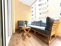 Sunset Beach Apartment - Playa del Cura, 10 meters to Beach, Sea View, Centrally Located, Los Locos - Bed and Breakfast Torrevieja