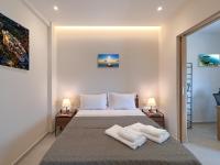 Modern Home with Office, 2' from Monastiraki Metro - Chambres d'hôtes Athènes