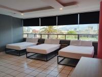 Unidades Privadas con AC-TV-WiFi y Estacionamiento en Centro de MTY - B&B Monterrey