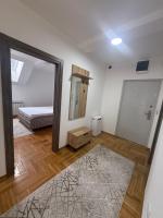 Port 5 - B&B