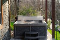 COZY Cabin with Hot Tub - Near all in Hocking Hills - Chambres d'hôtes Logan