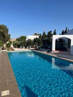 Villa de los Osos - 3min Walk To The Beach & Club De Golf Playa Serena, Entire House, Chalet With XXL Private Pool & Gym - Chambres d'hôtes Roquetas de Mar