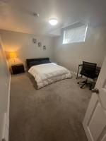 Cozy Private Suite with Parking near restaurants - B&B Regina
