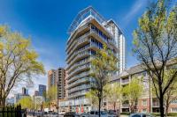 Modern 1BR plus Den Condo for 4 guests Great Views and Balcony - B&B Calgary