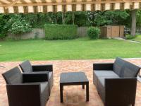 Appartement T3 dans pavillon avec terrasse et jardin - Bed and Breakfast Givet