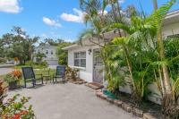 NEW Bayside Breeze - Charming Apt Near Bayshore - B&B Tampa