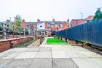 4 BD POOL Table Long Stays - B&B Northampton