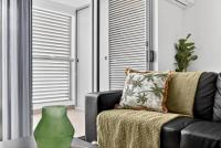 Modern Coastal Escape in the Heart of Rockingham - Chambres d'hôtes Rockingham