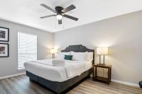 Modern Flat w Workspace 8 Min to City Center - B&B Houston