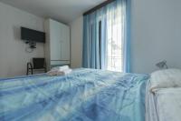 One-Bedroom Apartment with Balcony