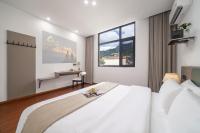 King Room with Mountain View