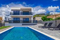 Villa Mare Infinity Panorama - B&B Cirquenizza