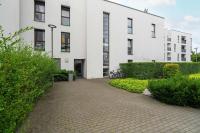 Stylish Apartment for 4 People with Parking in Poznań by Noclegi Renters - Chambres d'hôtes Poznan