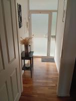 Luxus Business Apt mit Badewanne Balkon und Tiefgaragenstellplatz - B&B Kerpen