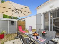 750m de la plage- Studio avec petit jardin pour 2 - B&B La Tranche-sur-Mer