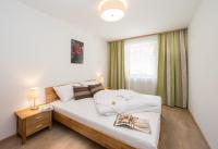 One-Bedroom Apartment with Balcony, Top 3