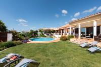 Charming 3 bedroom Villa Nestled Amongst the Orange Groves of Silves, Algarve, Portugal - Chambres d'hôtes Silves
