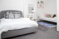 Santiago 3 - B&B Southport
