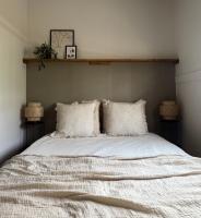Off-grid Swedish Cabin - B&B Knarsta