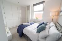 Central Brighton Sleeps 4 Flat Stylish Stay, Shops & Seafront Nearby by ZoneLink Properties Ltd - B&B Brighton