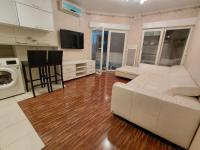 Shady Escape - Terrace Apartment - B&B Petrovac na Moru