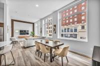 Luxe Flat with Heated Pool Sauna Rooftop Deck Gym - Bed and Breakfast Cleveland