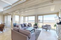 The Modern Oceanfront View Condo #203 - B&B Rockaway Beach