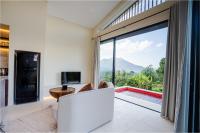 One Bedroom Premium Heated Pool Villa with Free Daily Two Bottles Beer